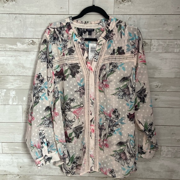 NWT TORRID Multicolor Floral Blouse with Crochet Trim - Picture 5 of 11